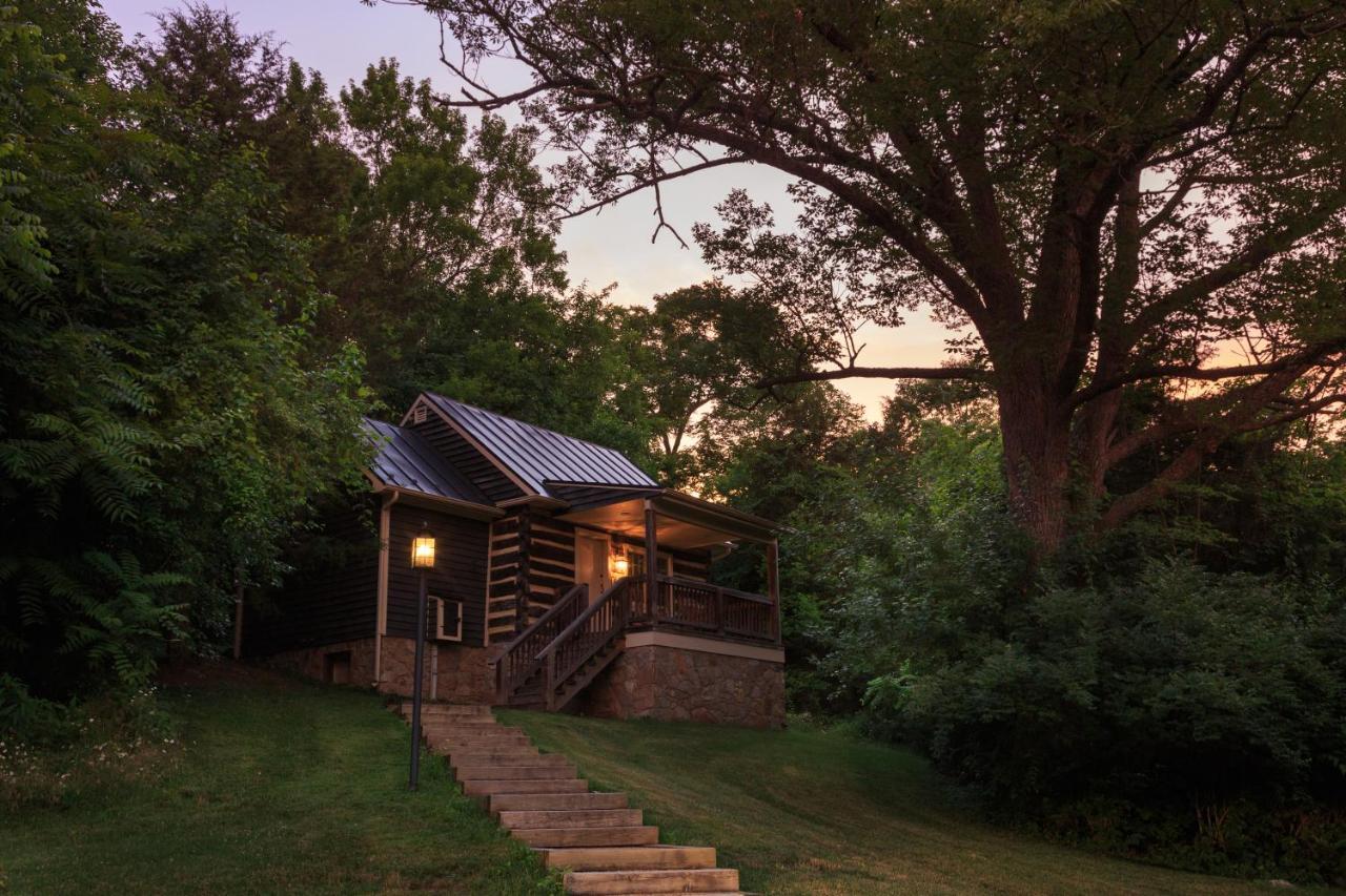 Inn And Cabins At Vaucluse Spring Stephens City ภายนอก รูปภาพ